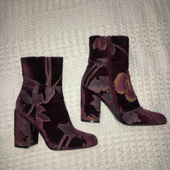 Steve Madden Shoes - Steve Madden Goldie Block Heel Mid Boot